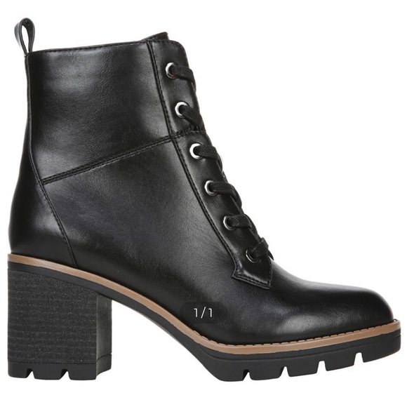 NWOT SOUL Naturalizer Myfave Lace Up Booties In Black Sz 8Black Ankle Boots -